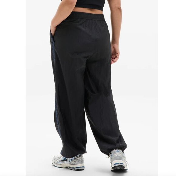 Med, Large, XL ATHLETA Daybreak Mid Rise Parachute Joggers Black Navy Stripe NWT - Picture 3 of 6